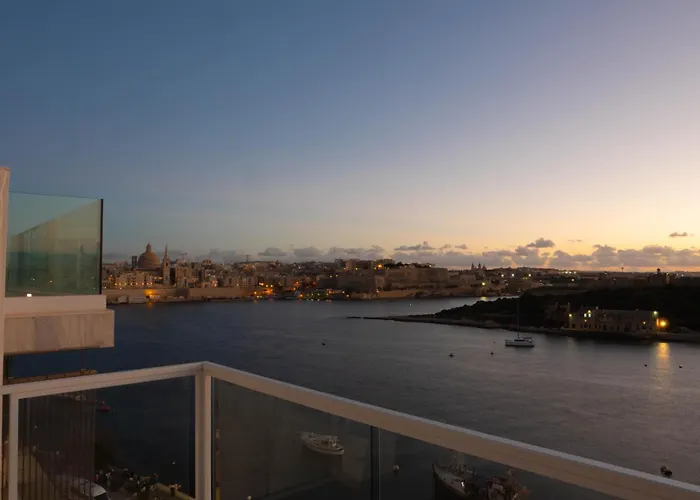 Apartment Exceptional Tigne Seafront By Shortletsmalta Sliema